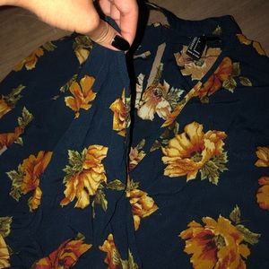 Forever 21 Tops - Women’s Cropped Blouse Forever 21 Tops - Women’s Cropped Blouse